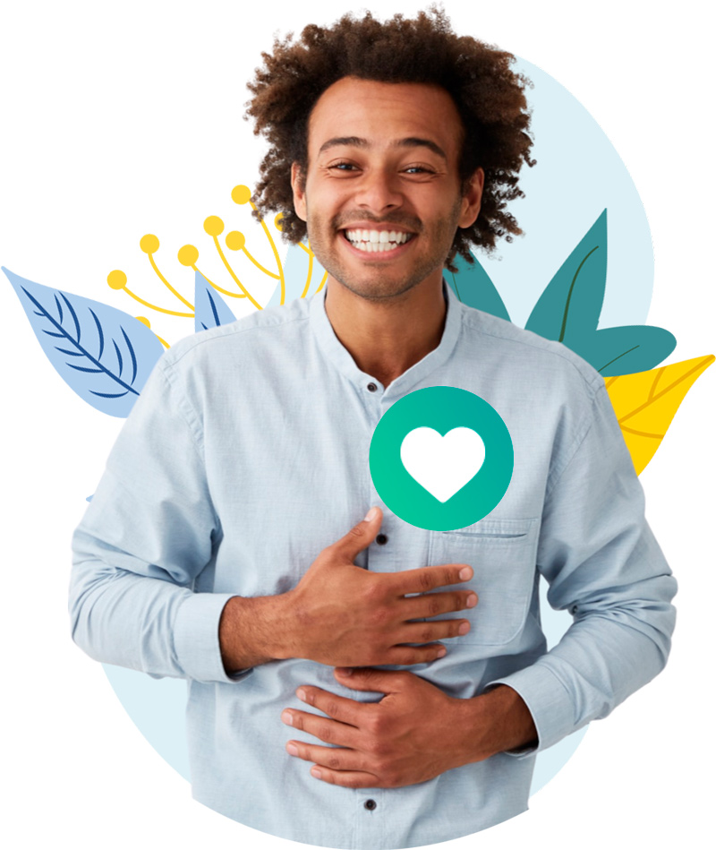 hombre-sonriente-corazon-verde-hojas